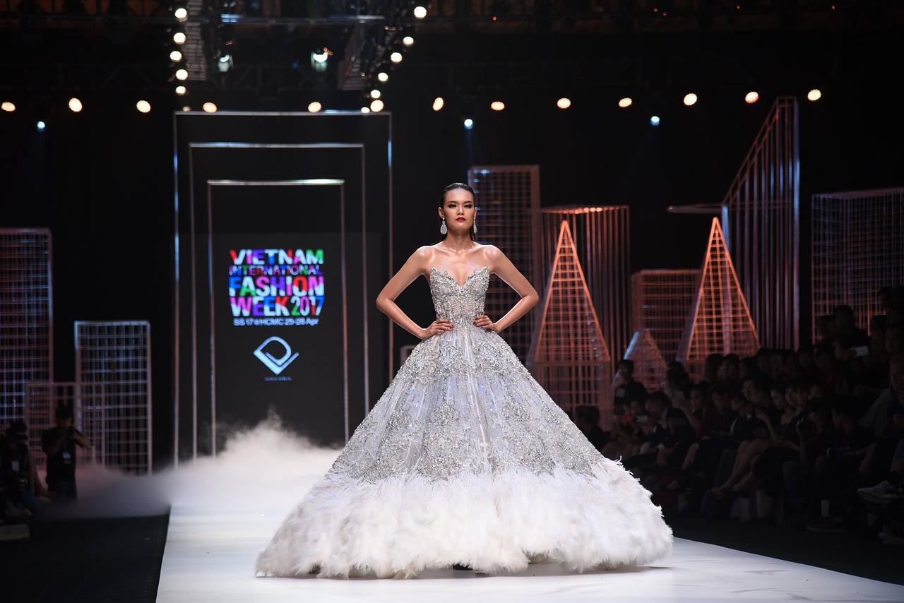 Como as Redes Sociais Podem Ajudar (ou Prejudicar) sua Carreira de Modelo